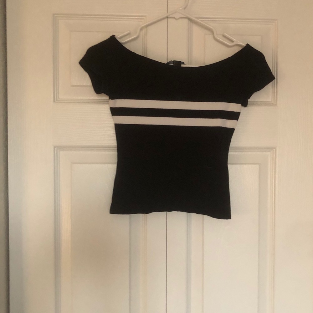 Brand new Forever 21 Open shoulder crop top